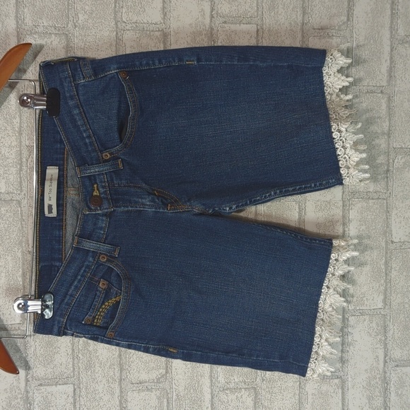 Levi's 524 Too Superlow Bermuda Jean Shorts Crochet Hem Size 26 - Picture 1 of 5